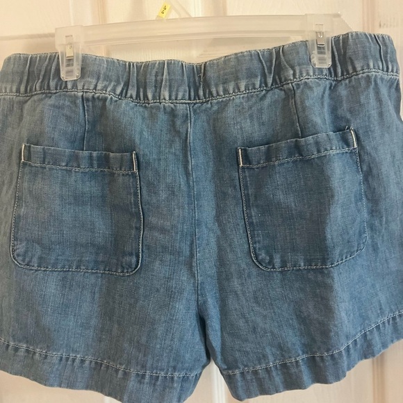 Women’s Loft pull on denim shorts - Picture 4 of 5